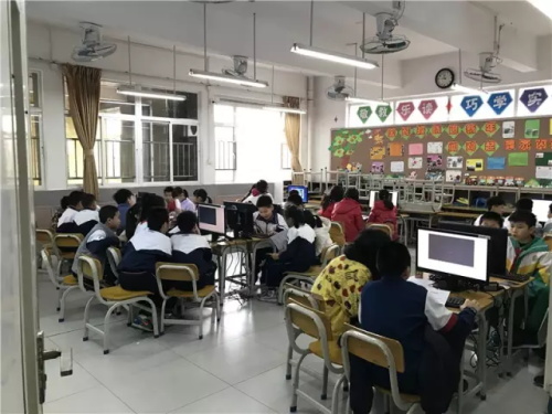 “發現杯”中國青少年編程挑戰活動廣州賽區，近500名編程小達人競技