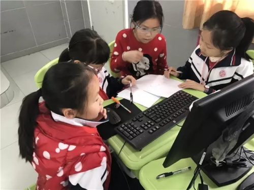 “發現杯”中國青少年編程挑戰活動廣州賽區，近500名編程小達人競技
