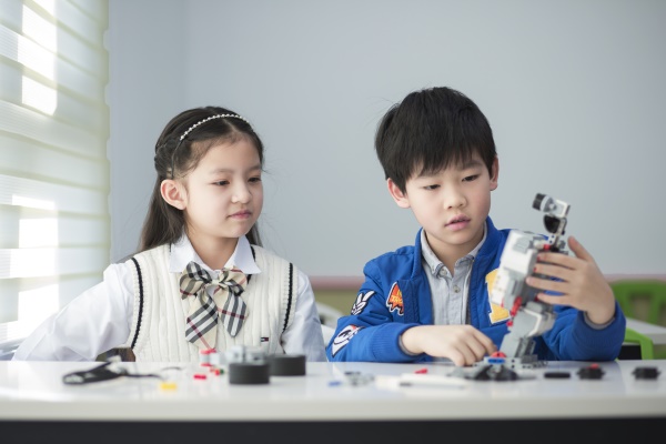 學機器人編程有什么用，少兒機器人編程好學嗎？