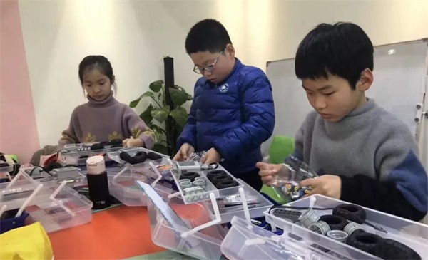 全國(guó)青少年機(jī)器人技術(shù)等級(jí)考試圓滿(mǎn)收官，童程童美學(xué)員再創(chuàng)佳績(jī)！