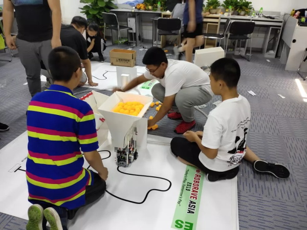 走向勝利，202顆明日之星云集童程童美RoboRAVE國(guó)際大賽暑期特訓(xùn)營(yíng)！