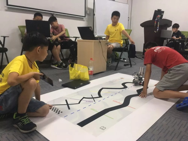 走向勝利，202顆明日之星云集童程童美RoboRAVE國(guó)際大賽暑期特訓(xùn)營(yíng)！