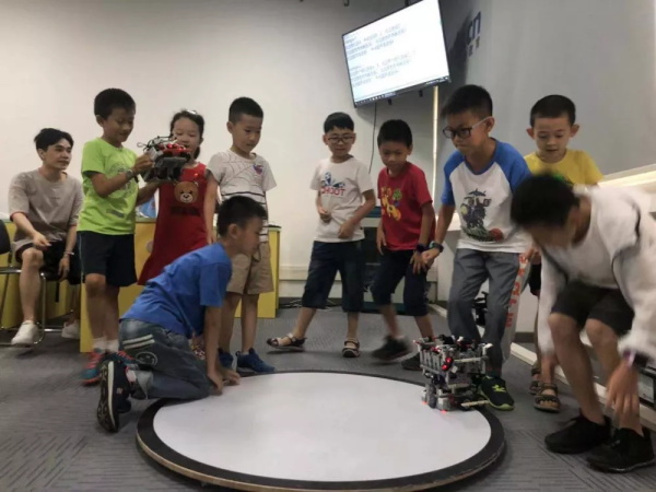 走向勝利，202顆明日之星云集童程童美RoboRAVE國(guó)際大賽暑期特訓(xùn)營(yíng)！
